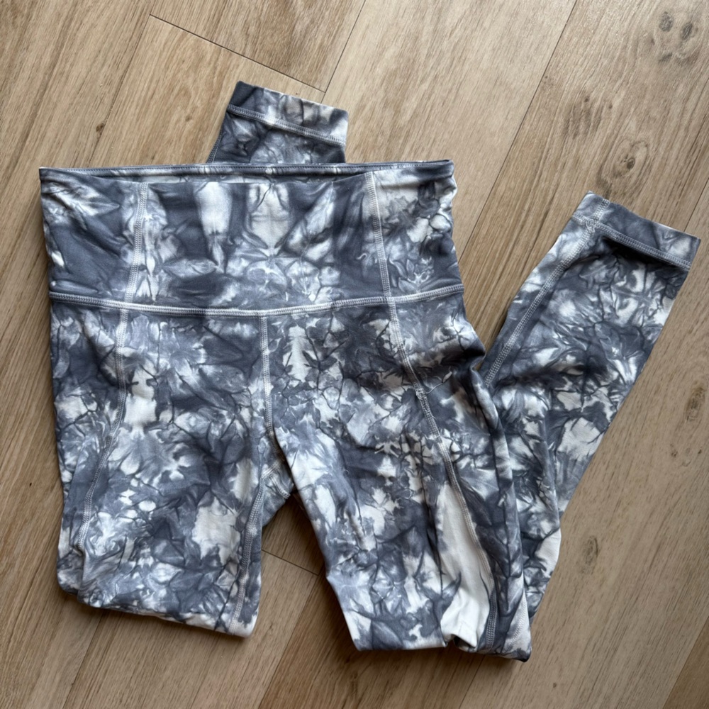 Athleta Gray and White Tie-Dye Full Length Leggings